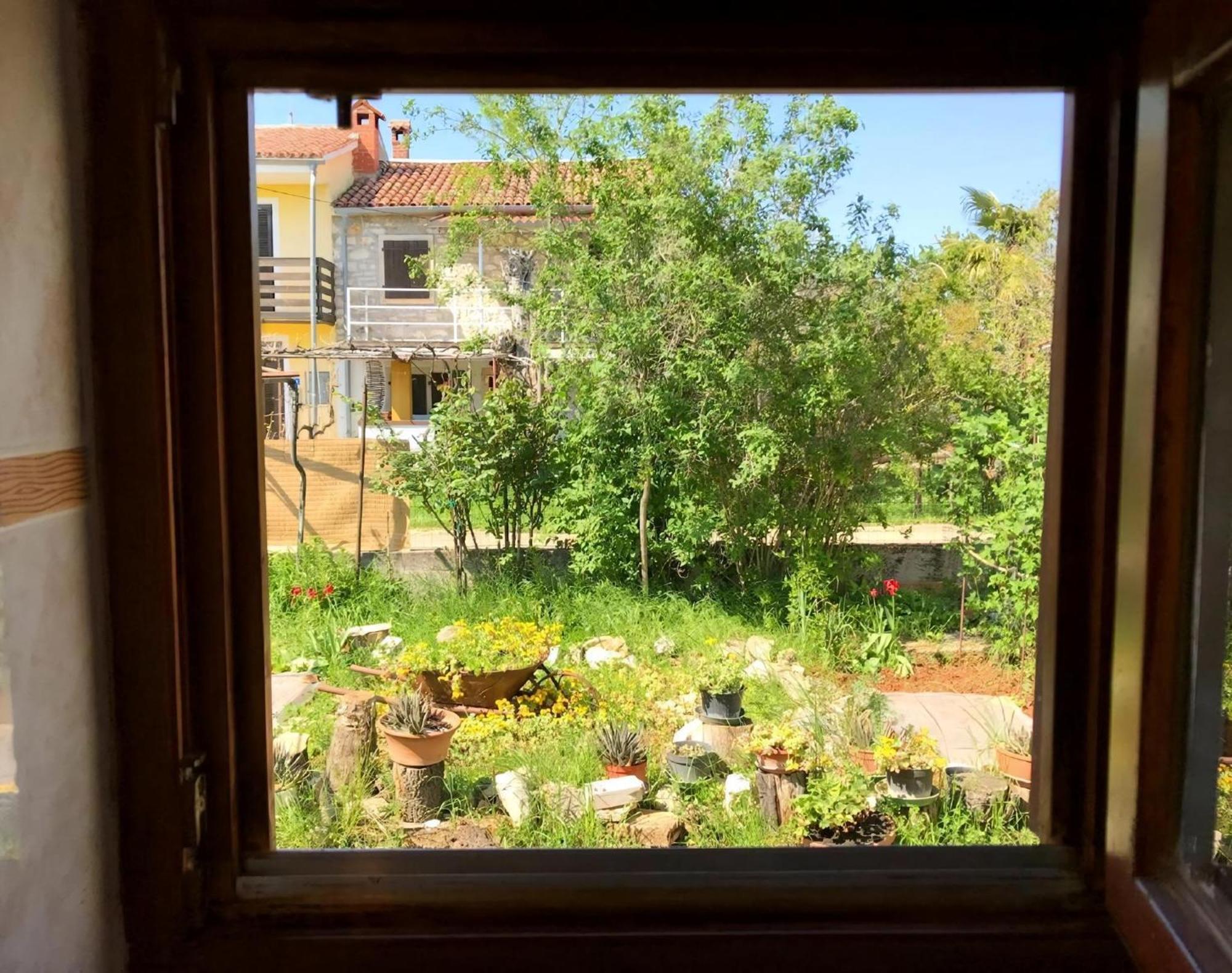Schoene In Babici Mit Kleiner Terrasse Apartment *